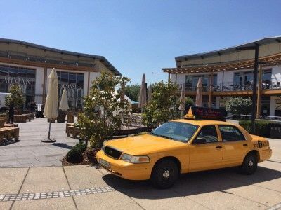 Gelb Gebraucht 2004 Ford Crown Victoria Limousine | 13.500 € - Bild 1/4