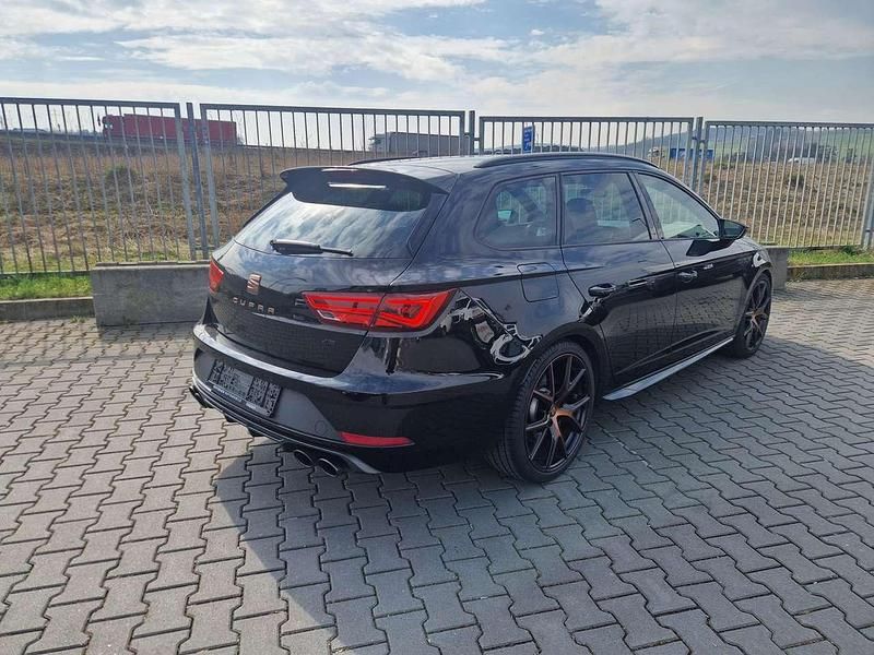 Gebraucht Seat Leon 4Drive 300 PS (220 kW) 2019 Mitternachtsschwarz Kombi