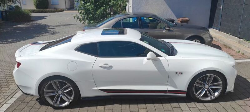 Weiß Gebraucht 2017 Chevrolet Camaro Coupé | 29.500 € (Guter Preis) - Bild 1/4