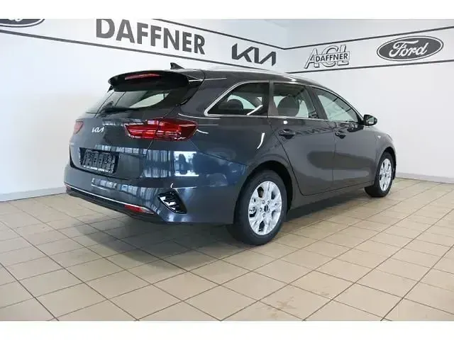 Neu Kia Ceed Sportswagon Vision 101 PS (74 kW) 2025 (h8g) dark penta metal m Kombi