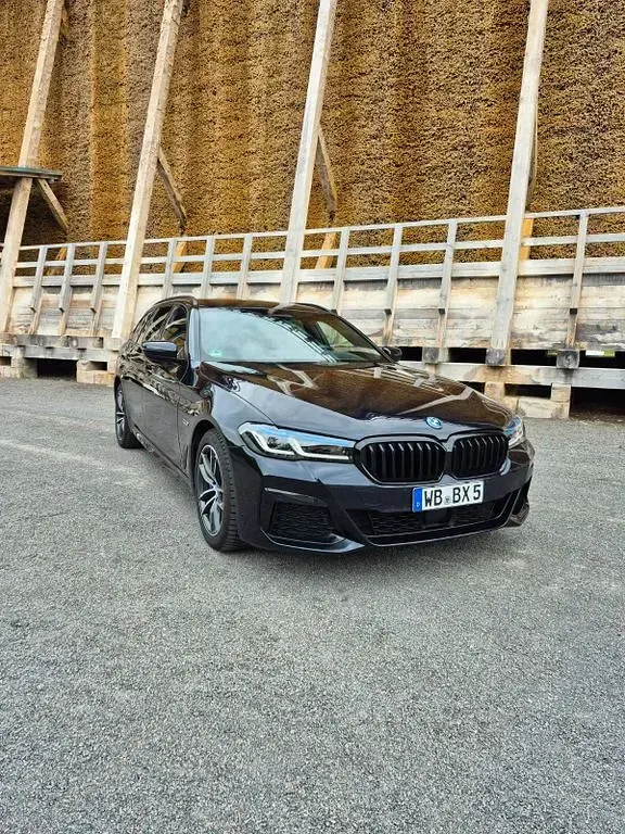 Gebraucht BMW 530e M Sport 184 PS (135 kW) 2023 Schwarz Kombi