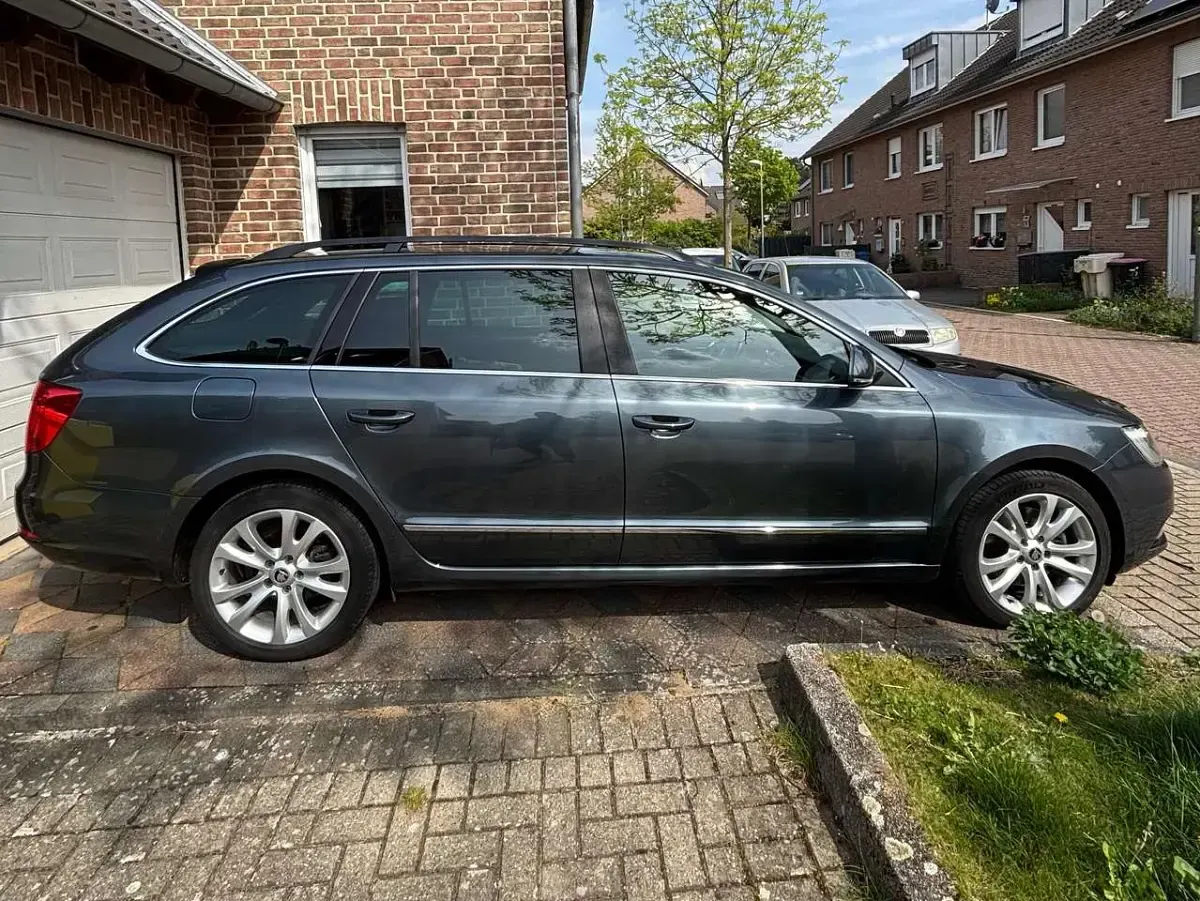 Gebraucht Skoda Superb Elegance 125 PS (91 kW) 2014 Kombi