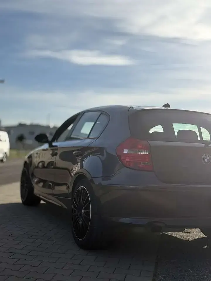Gebraucht BMW 116 122 PS (89 kW) 2007 Grau Kleinwagen