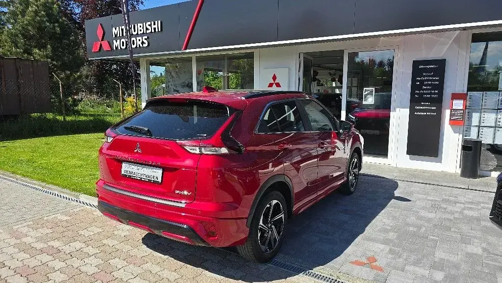 Używany Mitsubishi Eclipse Cross Top 188 KM (138 kW) 2022 Czerwony SUV