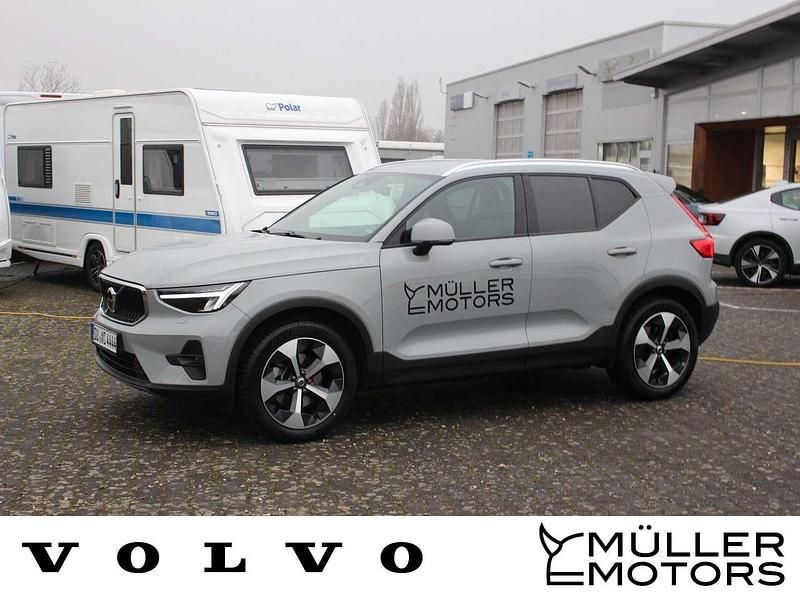 Gebraucht Volvo XC40 Core 163 PS (119 kW) 2024 Vapour grey / metallic SUV