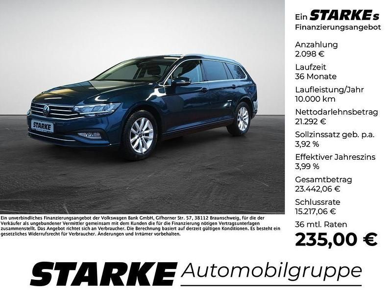 Aquamarinblau (metallic) Gebraucht 2023 VW Passat Business Kombi | 23.390 € (Fairer Preis) - Bild 1/4