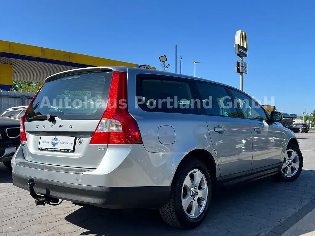 Gebraucht Volvo V70 Kinetic 185 PS (136 kW) 2007 Silber Kombi