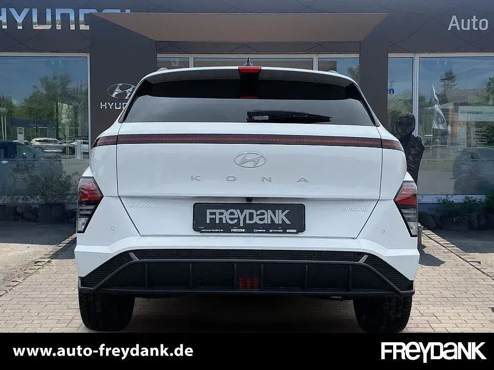 Gebraucht Hyundai Kona N Line 160 kW (218 PS) 2025 Atlas white SUV