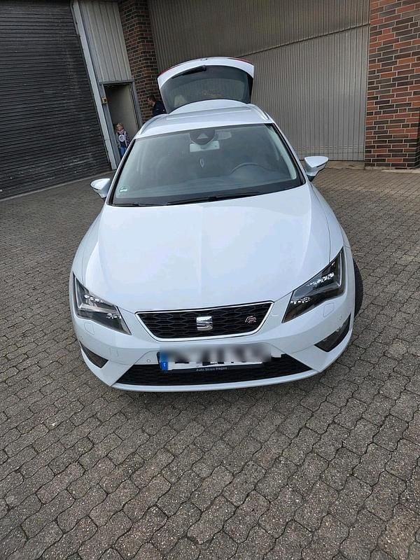 Weiß Gebraucht 2015 Seat Leon FR Kombi | 6.999 € (Guter Preis) - Bild 1/4