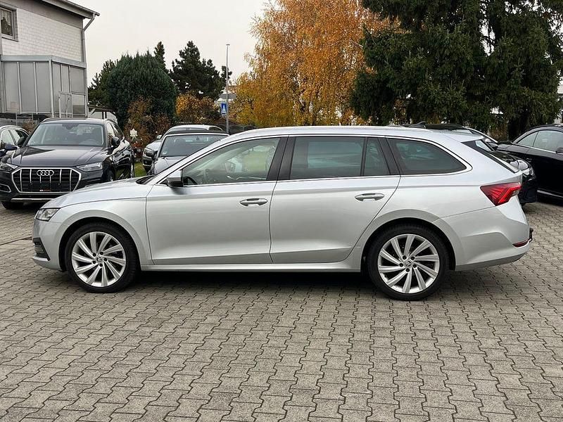 Gebraucht Skoda Octavia First Edition 150 PS (110 kW) 2020 Silber Kombi