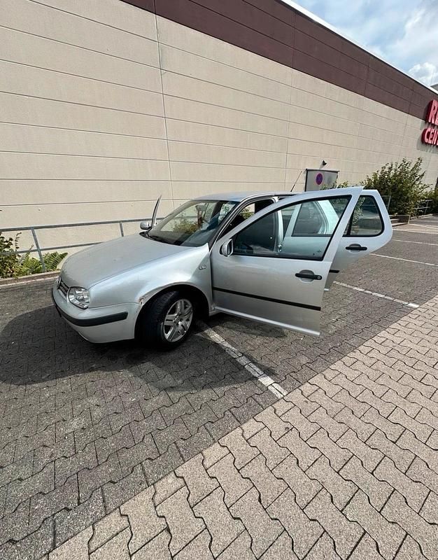 Gebraucht VW Golf IV Edition 75 PS (55 kW) 2001 Silber Kleinwagen