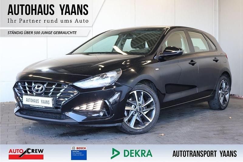 Schwarz Gebraucht 2023 Hyundai i30 Trend Limousine | 14.189 € (Guter Preis) - Bild 1/4