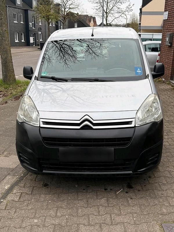 Gebraucht Citroën Berlingo 100 PS (73 kW) 2017 Silber Van / Kleinbus