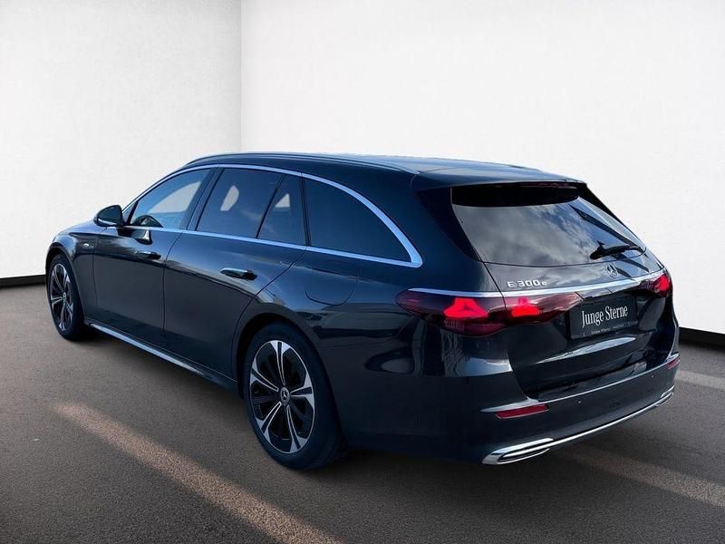 Gebraucht Mercedes E300 Avantgarde 204 PS (150 kW) 2025 Metalliclack graphitgrau Kombi