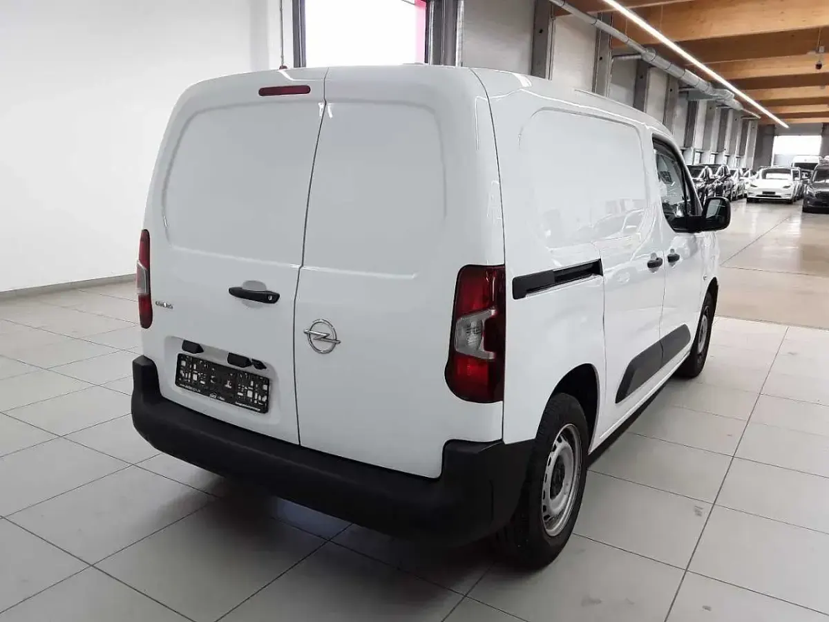 Gebraucht Opel Combo Selection 110 PS (80 kW) 2021 Jade weiß Van / Kleinbus