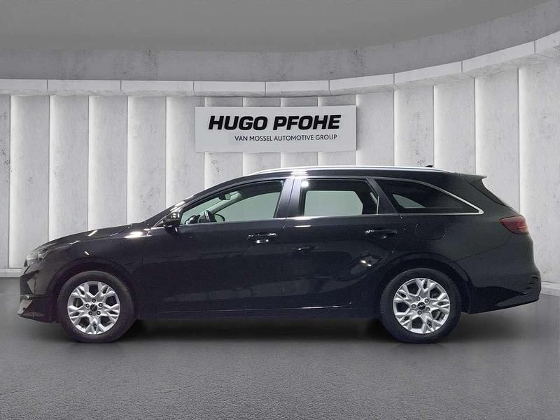 Gebraucht Kia Ceed 120 PS (88 kW) 2023 Schwarz Kleinwagen