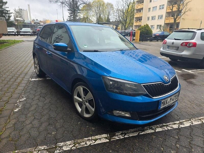Gebraucht Skoda Fabia Style 105 PS (77 kW) 2015 Blau Kleinwagen
