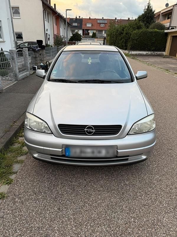 Silber Gebraucht 2001 Opel Astra Kleinwagen | 1.250 € (Guter Preis) - Bild 1/4