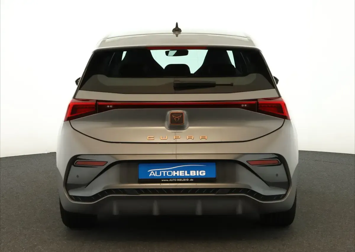 Second-hand Cupra Born 150 kW (204 CP) 2024 Gri Hatchback