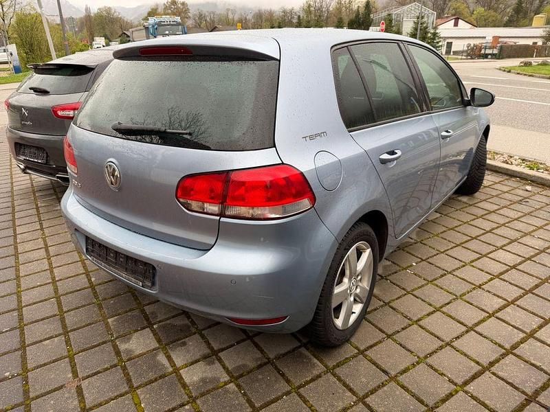 Gebraucht VW Golf VI Team 80 PS (58 kW) 2010 Blau Kleinwagen