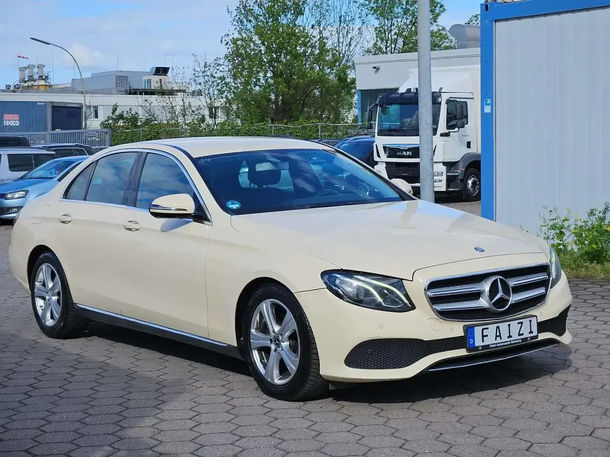 Gebraucht Mercedes E200 Avantgarde 160 PS (117 kW) 2017 Hellelfenbein  unilack Limousine