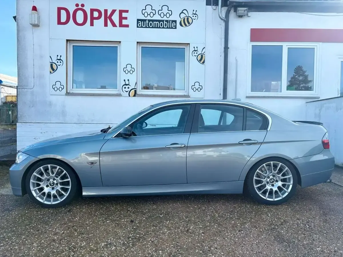 Gebraucht BMW 330 Performance 272 PS (200 kW) 2007 Silber Limousine