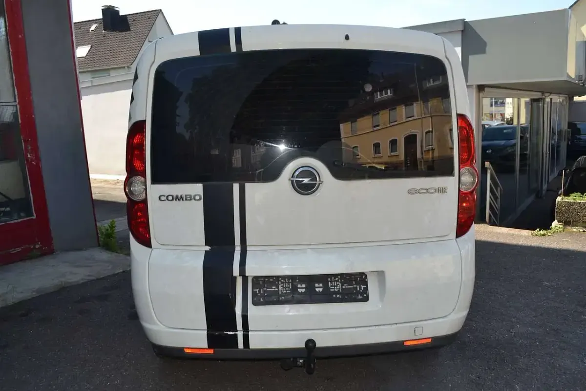 Gebraucht Opel Combo 90 PS (66 kW) 2012 Polarweiss Van / Kleinbus