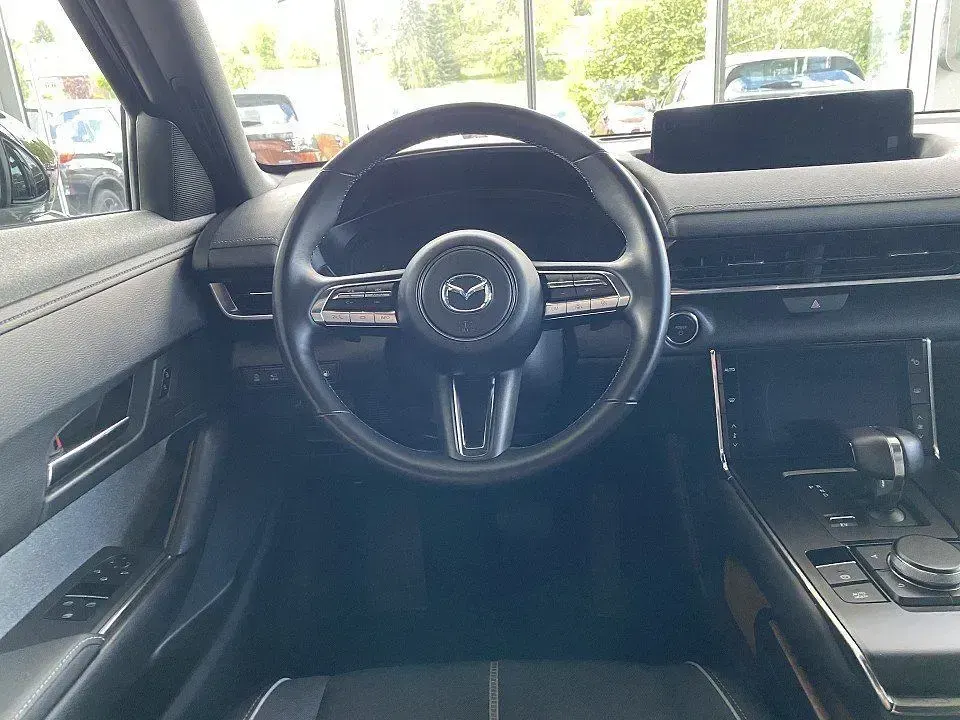 Gebraucht Mazda MX30 Edition 170 PS (125 kW) 2023 Maroon rouge: 2tone (metallic) SUV