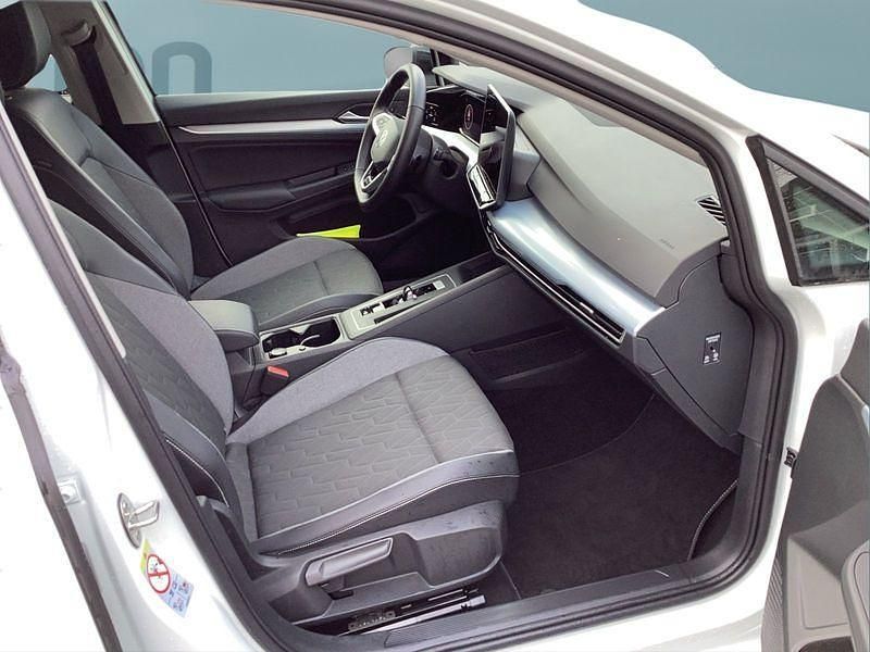 Gebraucht VW Golf VIII 150 PS (110 kW) 2025 Weiß Kleinwagen
