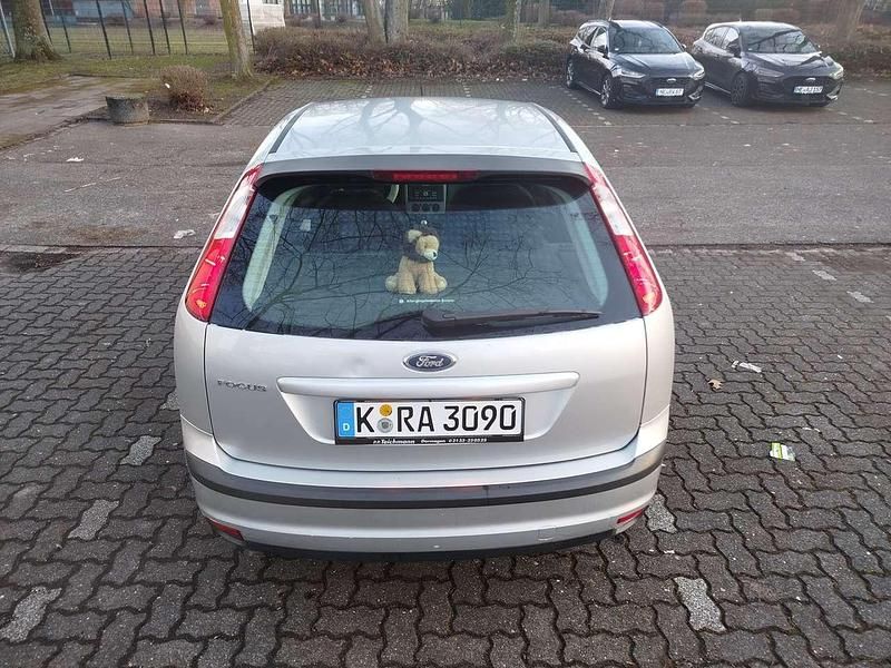 Gebraucht Ford Focus Ambiente 80 PS (58 kW) 2006 Limousine