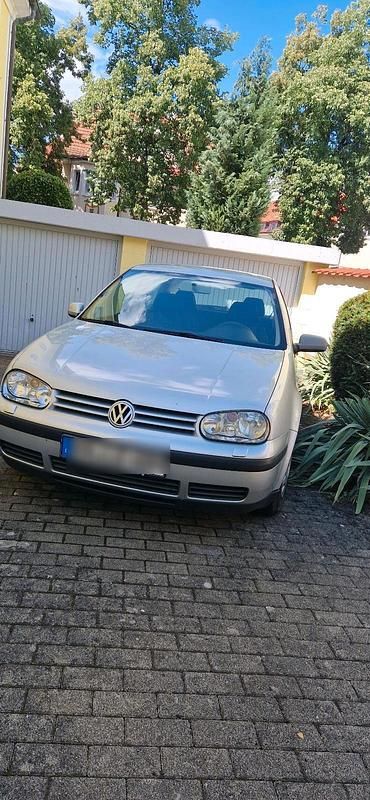 Silber Gebraucht 2001 VW Golf IV Kleinwagen | 1.099 € (Fairer Preis) - Bild 1/4