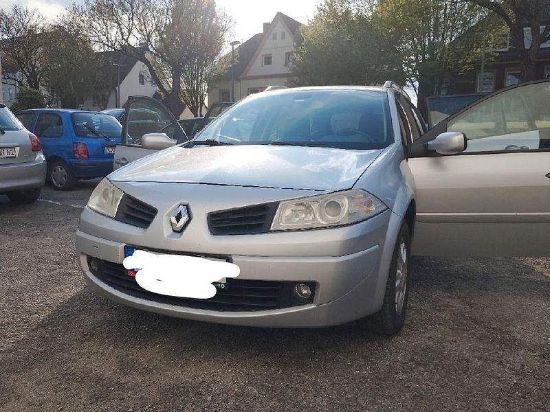 Gebraucht Renault Mégane II Dynamique 111 PS (81 kW) 2007 Silber Limousine