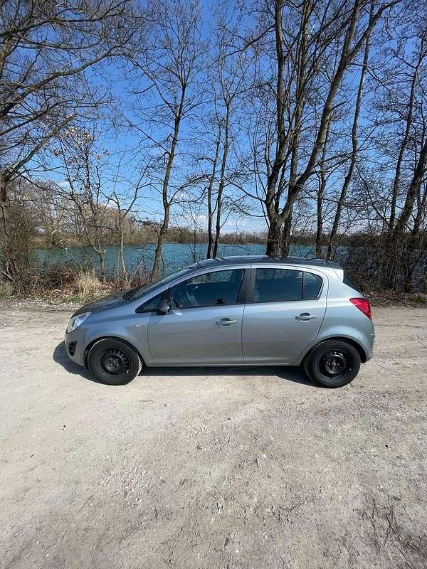 Gebraucht Opel Corsa 101 PS (74 kW) 2012 Silber Kleinwagen