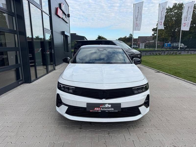Neu Opel Astra 131 PS (96 kW) 2025 Weiß Kombi