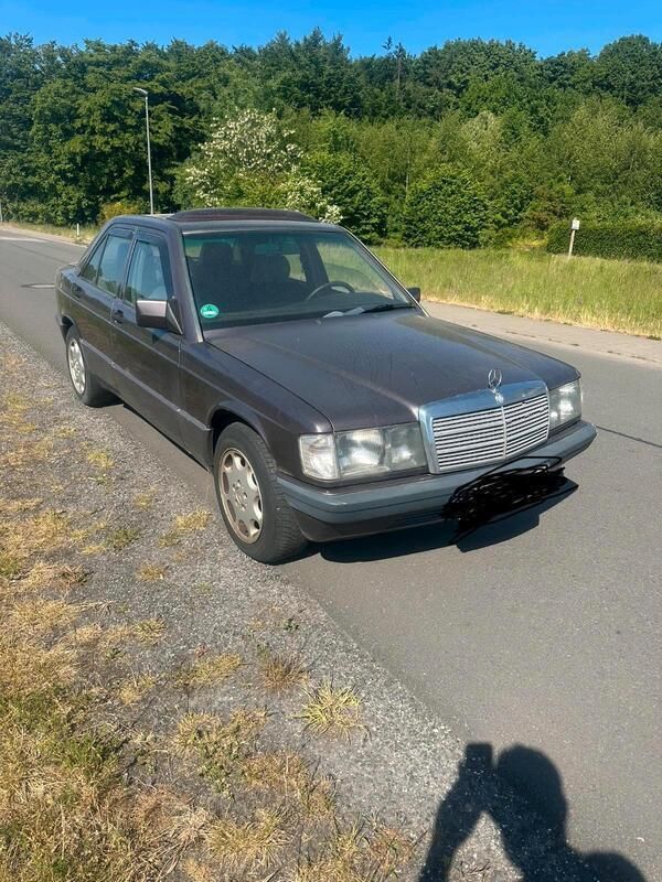 Blau Gebraucht 1991 Mercedes 190 Limousine | 4.999 € - Bild 1/4