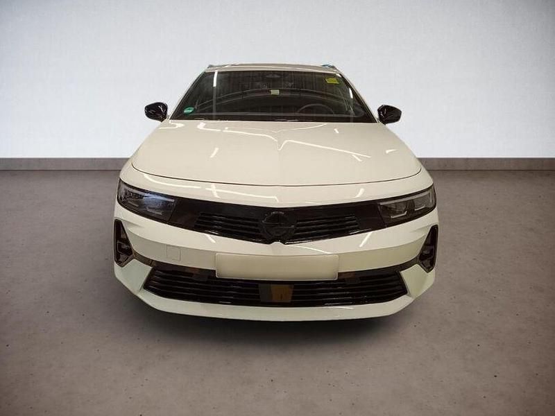 Gebraucht Opel Astra 131 PS (96 kW) 2024 Lack weiss banquise/typ aussenverkleidun Kombi