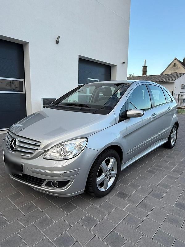 Silber Gebraucht 2006 Mercedes B200 Van / Kleinbus | 5.300 € (Fairer Preis) - Bild 1/4