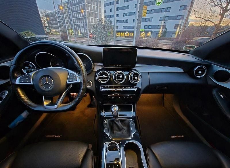 Gebraucht Mercedes C200 AMG line 136 PS (100 kW) 2016 Schwarz Kombi