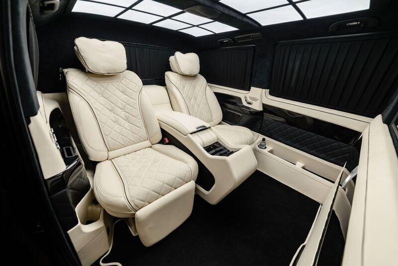 Gebraucht Mercedes V300 237 PS (174 kW) 2024 Schwarz Van / Kleinbus