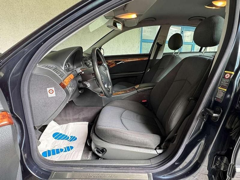 Gebraucht Mercedes E270 Elegance 177 PS (130 kW) 2004 Blau Limousine