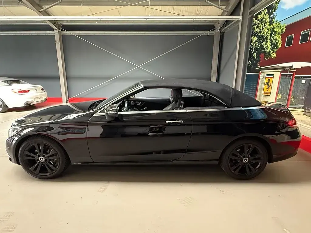 Gebraucht Mercedes C300 258 PS (189 kW) 2021 Schwarz Cabrio