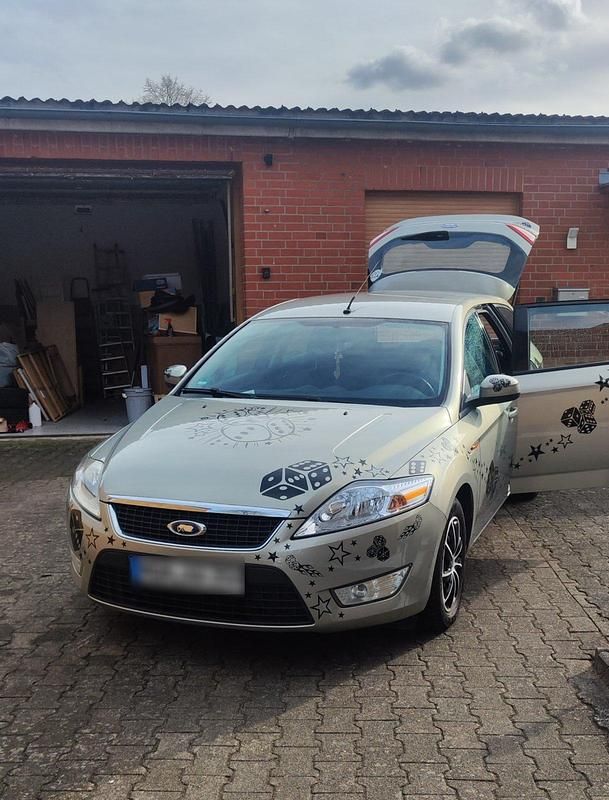 Gebraucht Ford Mondeo 186 PS (136 kW) 2009 Silber Kombi