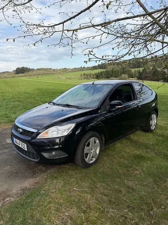 Gebraucht Ford Focus Ambiente 101 PS (74 kW) 2008 Schwarz Limousine