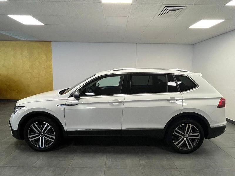 Gebraucht VW Tiguan Allspace Elegance 200 PS (147 kW) 2022 Weiß SUV