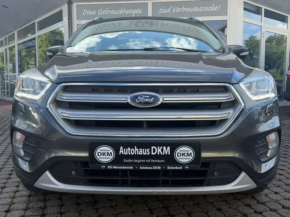 Gebraucht Ford Kuga Titanium 182 PS (133 kW) 2017 Grau SUV