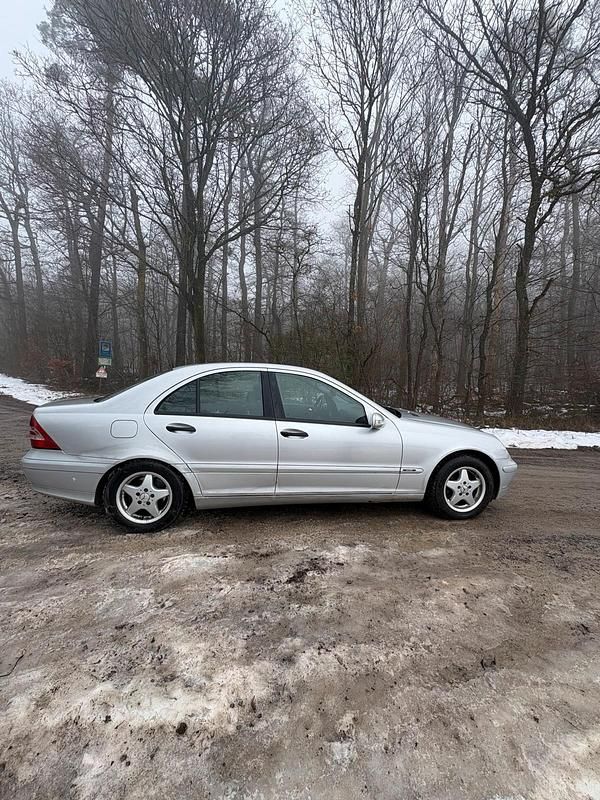Gebraucht Mercedes C220 143 PS (105 kW) 2002 Silber Limousine