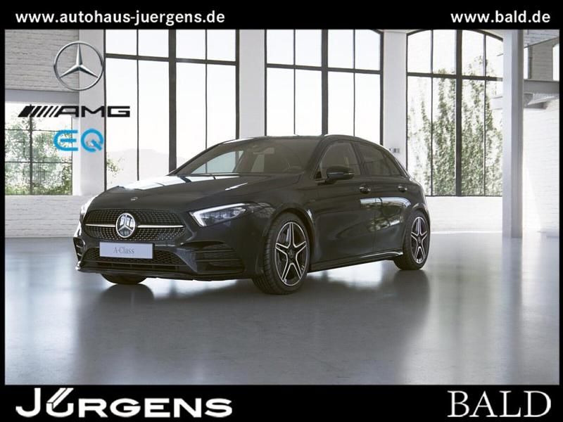 Metalliclack kosmosschwarz Gebraucht 2021 Mercedes A250 AMG Limousine | 27.490 € (Fairer Preis) - Bild 1/4