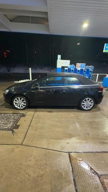 Gebraucht VW Golf 105 PS (77 kW) 2011 Schwarz Cabrio