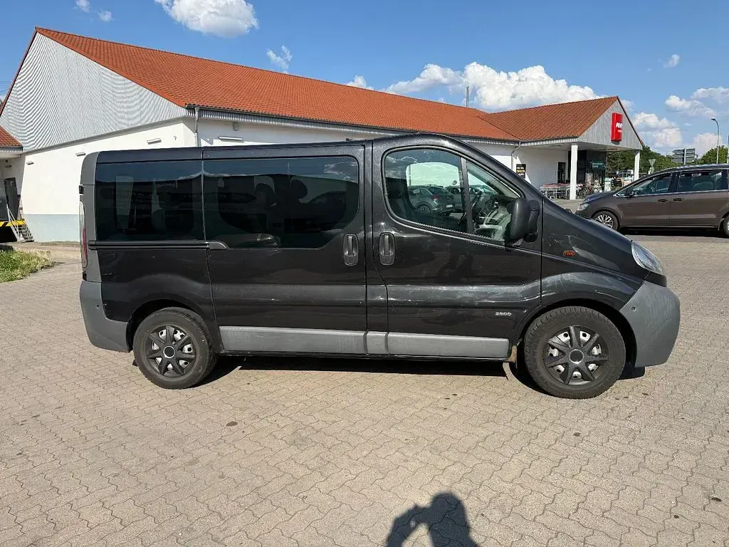Gebraucht Opel Vivaro 101 PS (74 kW) 2006 Schwarz Van / Kleinbus