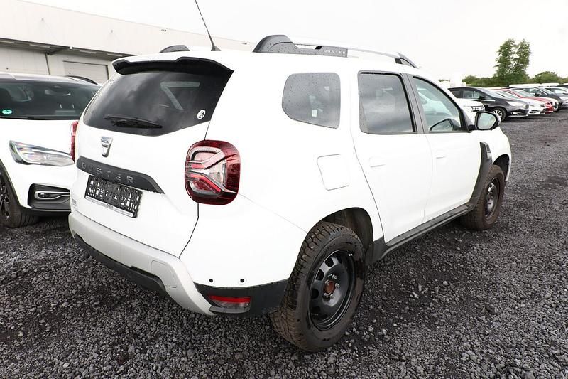 Gebraucht Dacia Duster Prestige 150 PS (110 kW) 2022 Weiß SUV